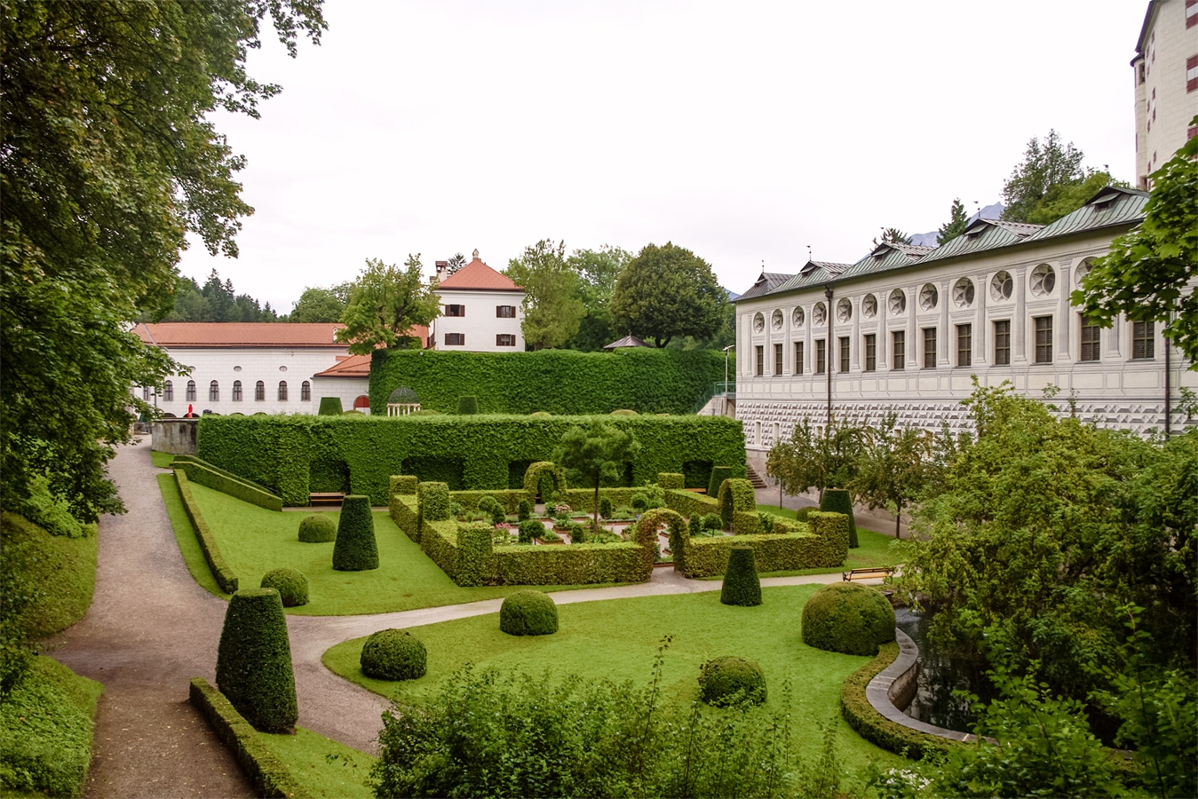 Zámek Ambras - zámecká zahrada