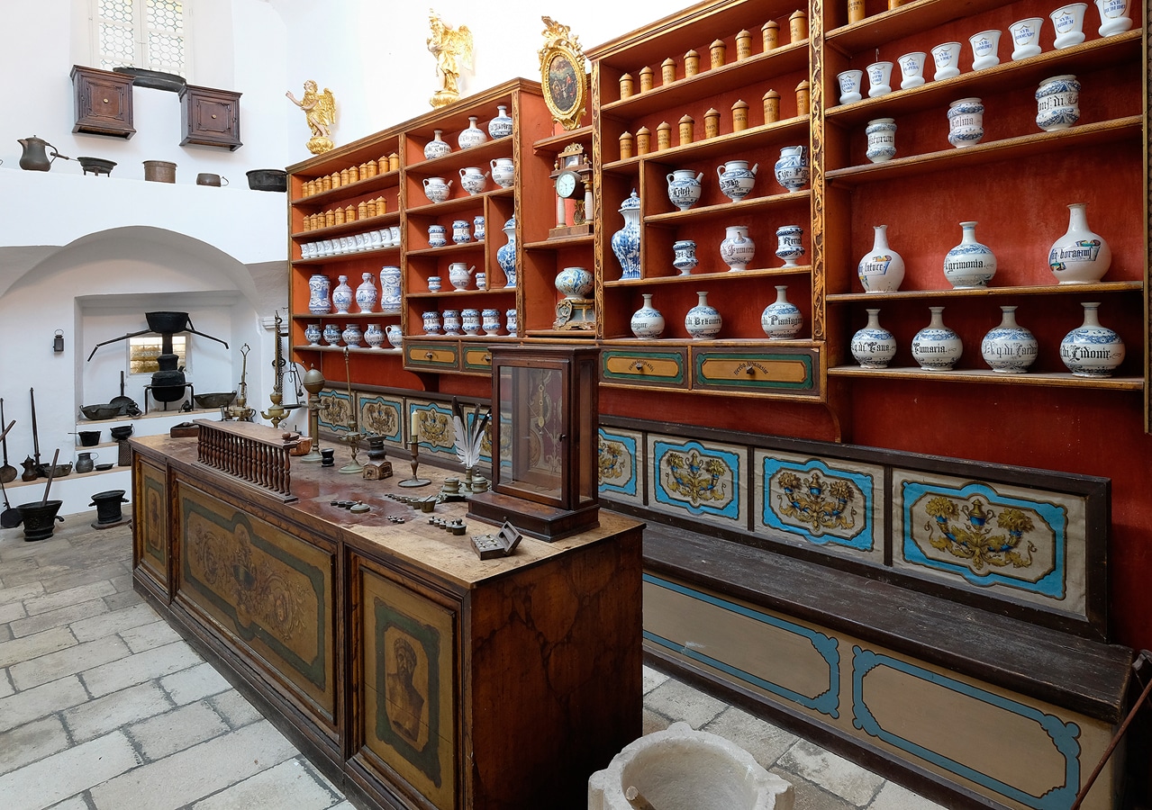 Dubrovník - historická lékárna ve františkánském klášteře