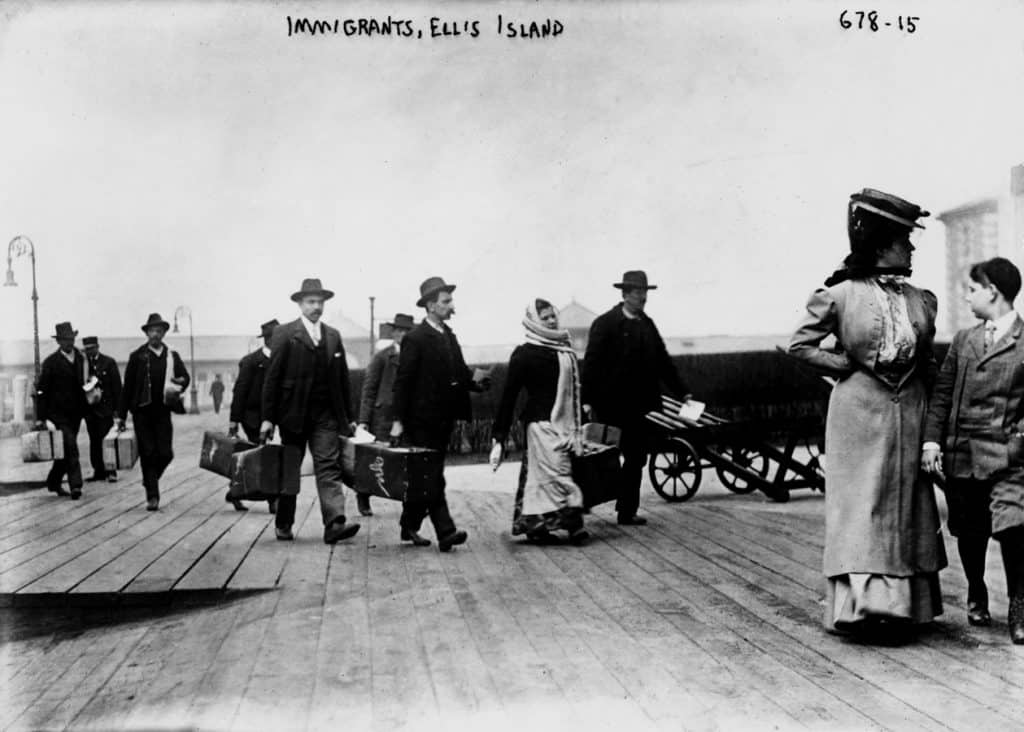 Ellis Island - dobová fotografie