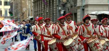 Florenťané - Slavnostní průvod před zápasem v historickém fotbale