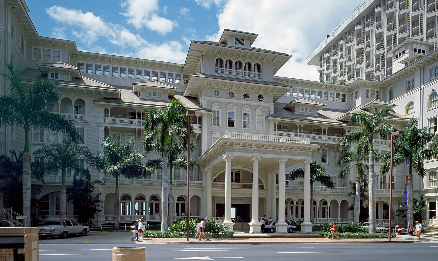 Havaj - hotel Sheraton Moana u pláže Waikiki v Honolulu