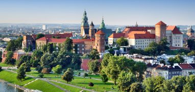Krakov - Celkový pohled na Wawel od Visly