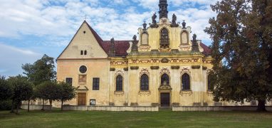 Zámek Mnichovo Hradiště - kapucínský klášterní kostel a kaple sv. Anny