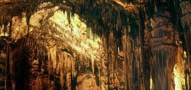 Mallorca - pohled do jeskyně Artà