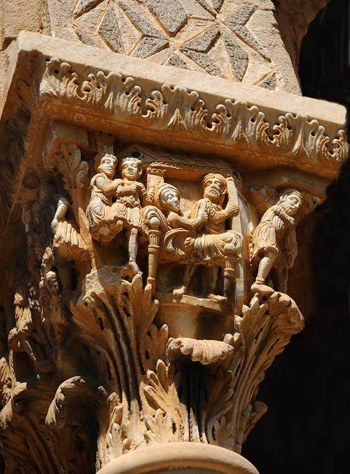 Katedrála v Monreale - detail hlavice sloupu