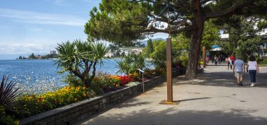 Montreux - promenáda podél jezera