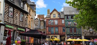 Rennes - Náměstí Place Sainte Anne na severu historické části města