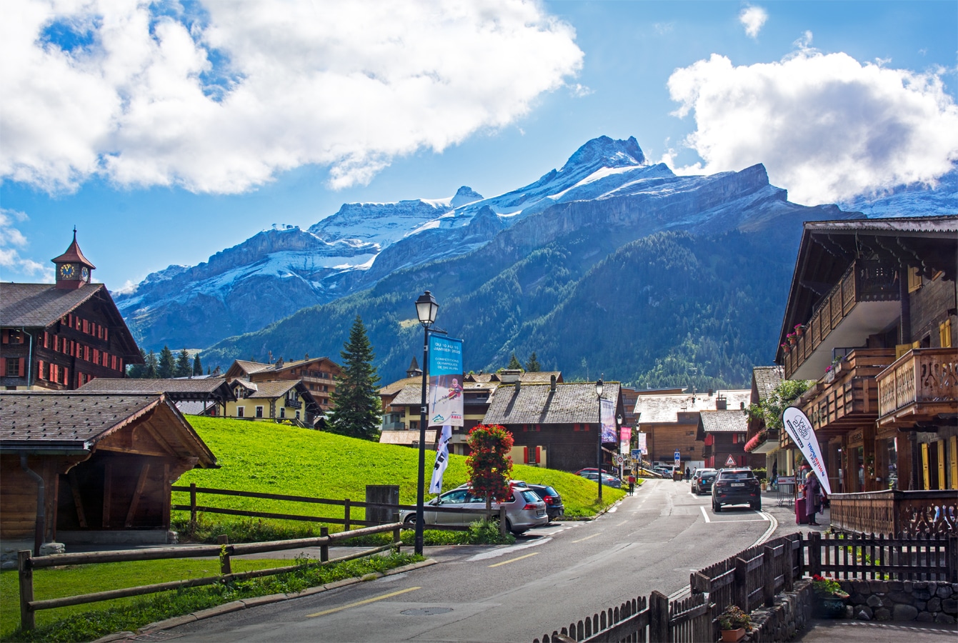 Scex Rouge - Les Diablerets, typická alpská vesnice