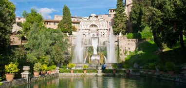 Hadriánova vila v Tivoli - druhou památkou v Tivoli, zapsanou do seznamu Světového dědictví UNESCO, je renesanční Villa d'Este
