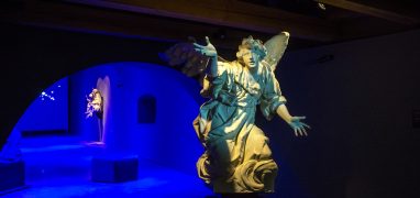 Muzeum nové generace - odlitek sochy anděla od Gregora Thenyho ze zastávky „Harmonie“