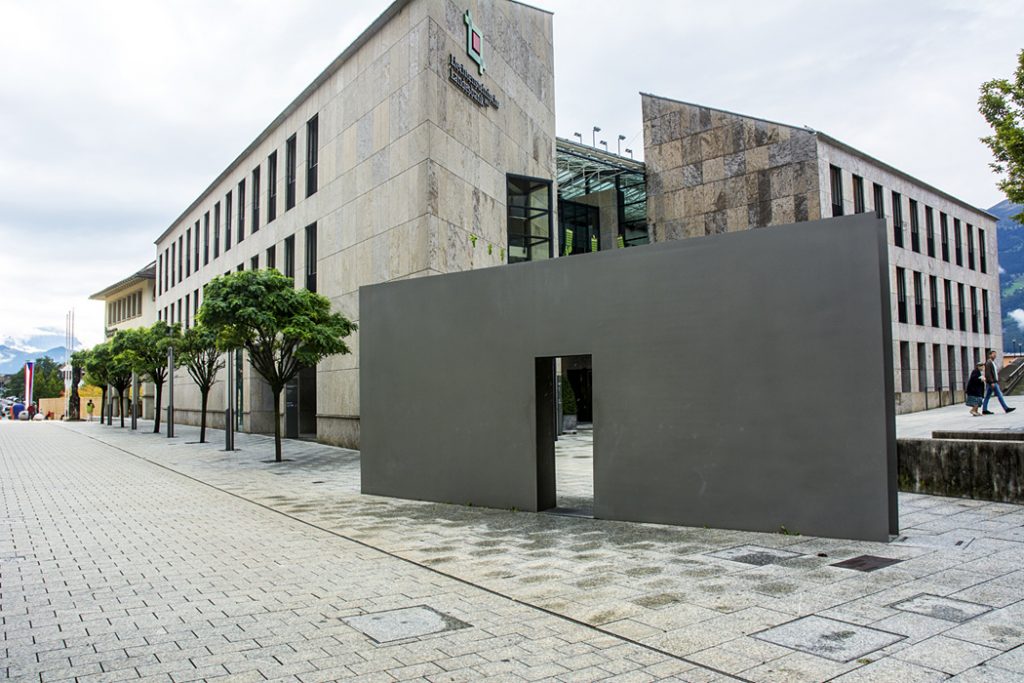 Lichtenštejnské banky - moderní trakt Lichtensteinische Landesbank