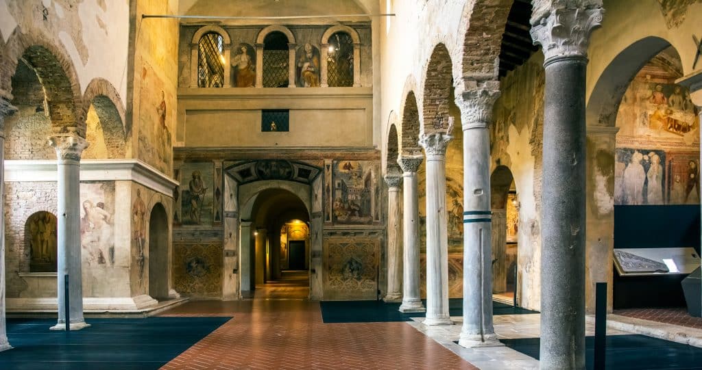UNESCO Brescia - Celkový pohled do interiéru kostela San Salvatore