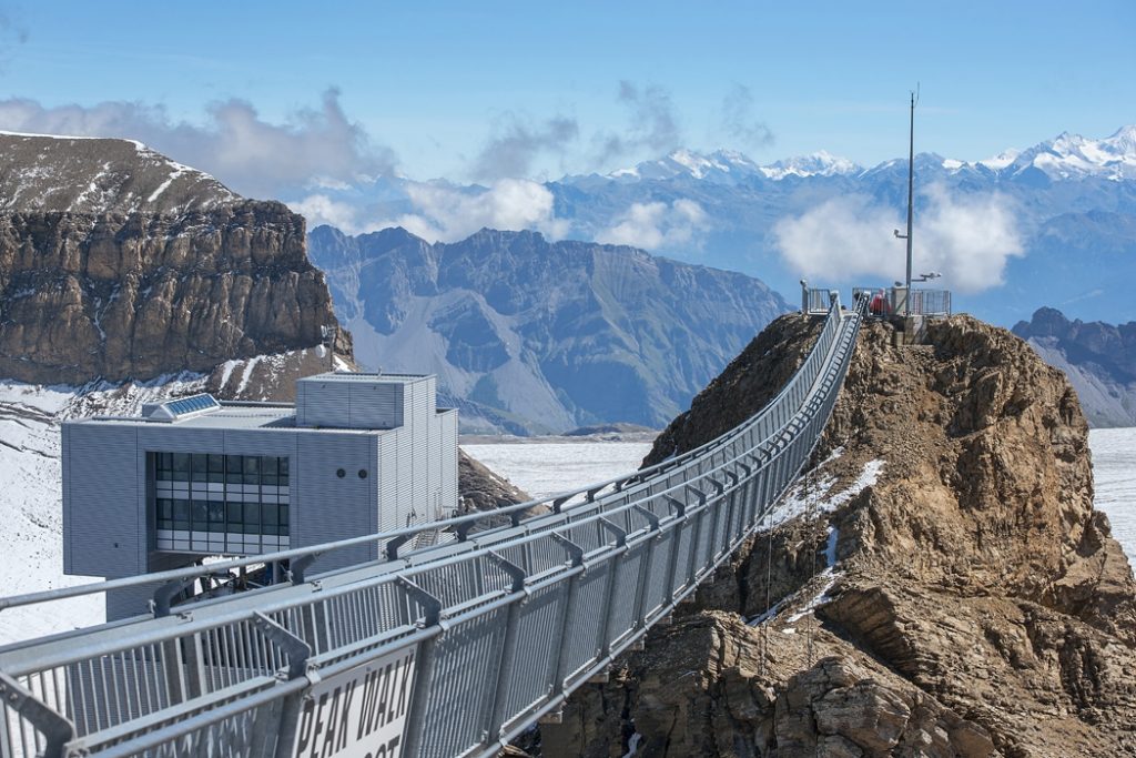 Scex Rouge - Peak Walk je jediný závěsný most na světě spojující dva horské vrcholy