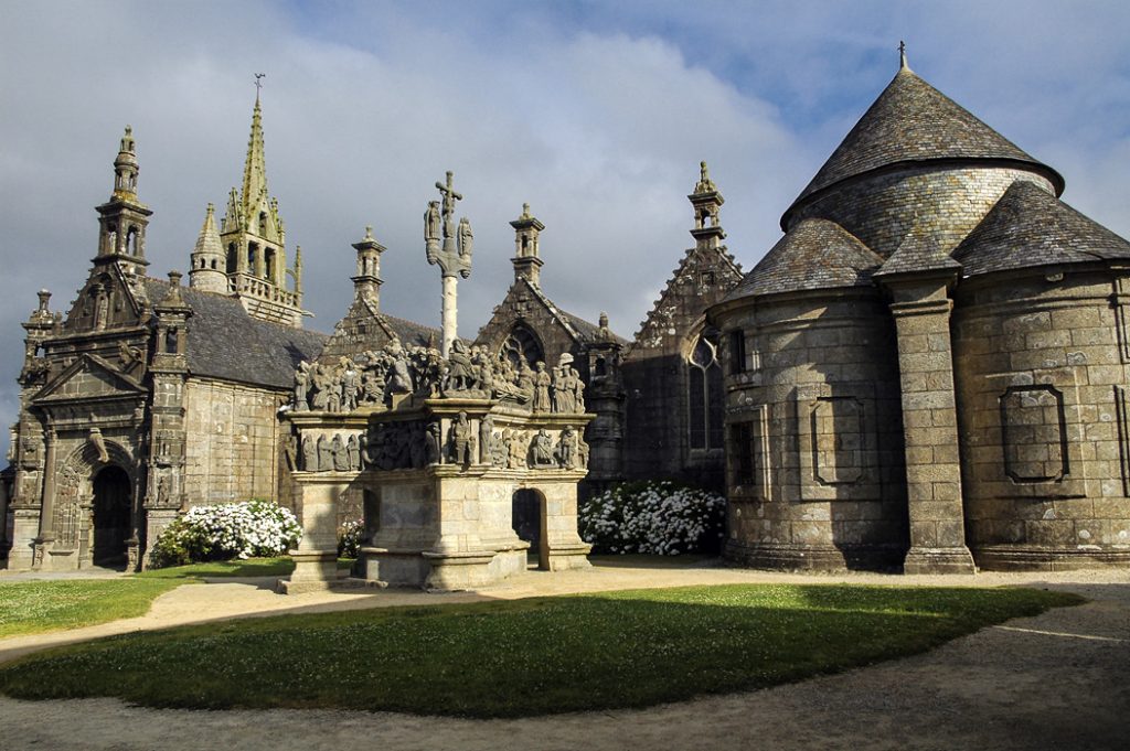 Farní dvory v Bretani - Guimiliau