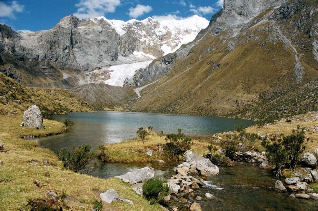 Peru - údolí řeky Urubamby