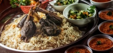 Jordánská kuchyně - jehněčí s rýží a variace mezze