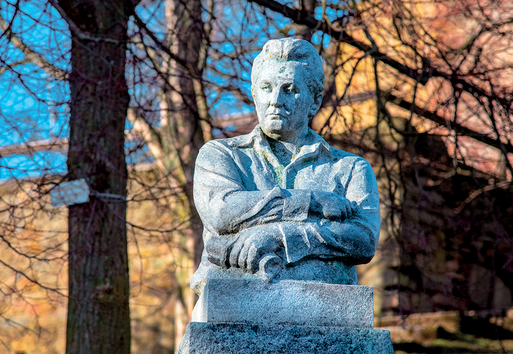 Lipnice - Haškova busta od sochaře Bohuslava Kokrdy