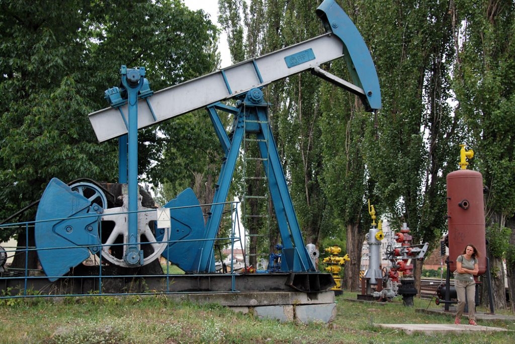 Těžba ropy na jižní Moravě
