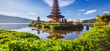 Indonésie - chrám Pura Ulun na Bali