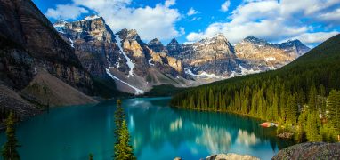 Kanada - jezero Moraine a údolí Deseti vrcholů