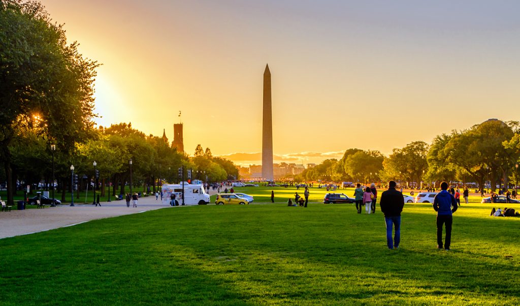Washington, D.C. - pohled na National Mall v západu slunce