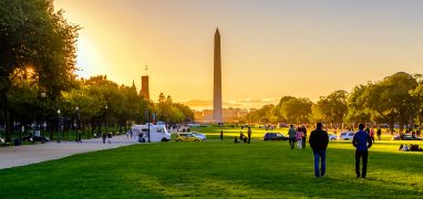 Washington, D.C. - pohled na National Mall v západu slunce