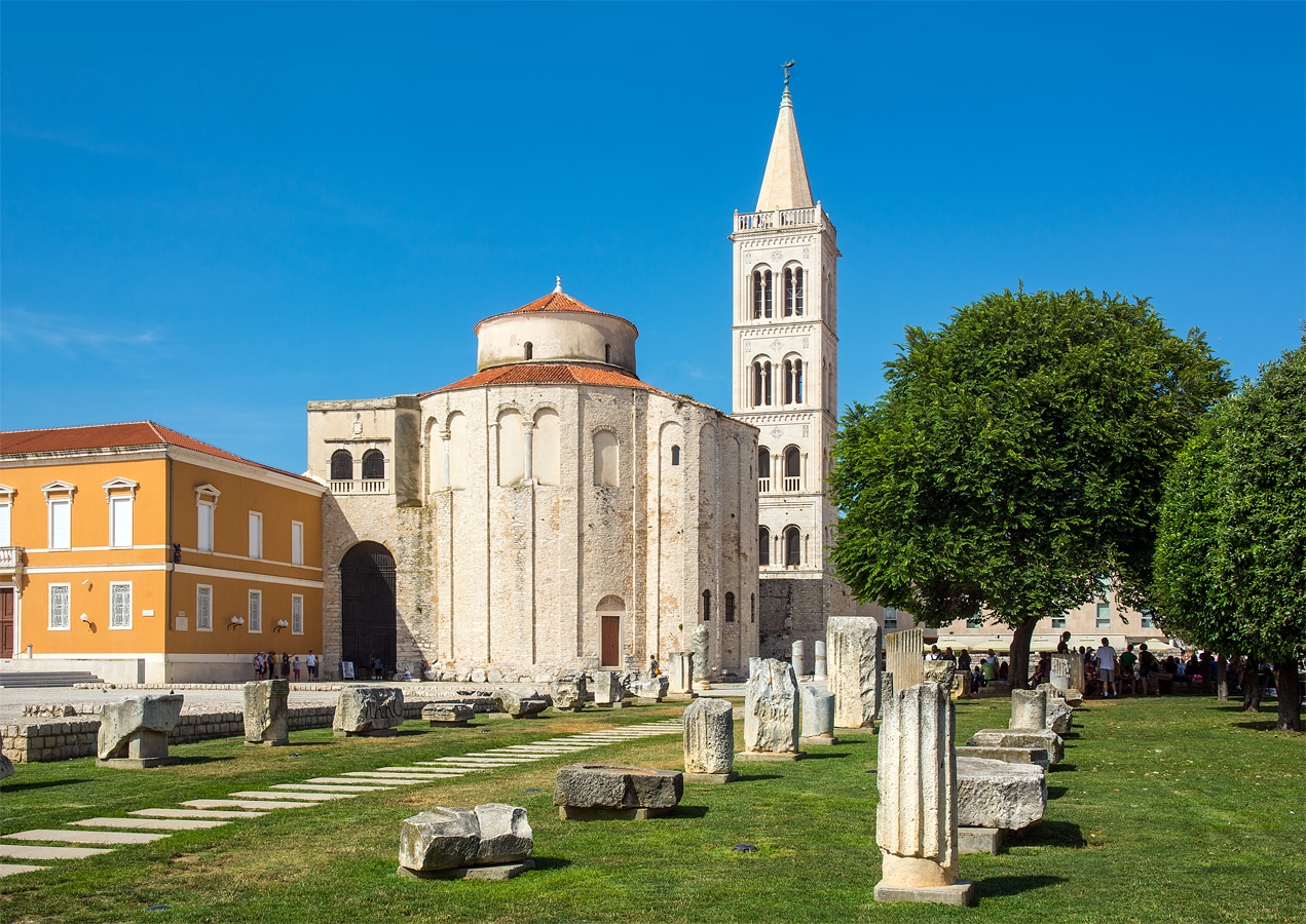 Zadar - pozůstatky římského fóra s kostelem sv. Donáta