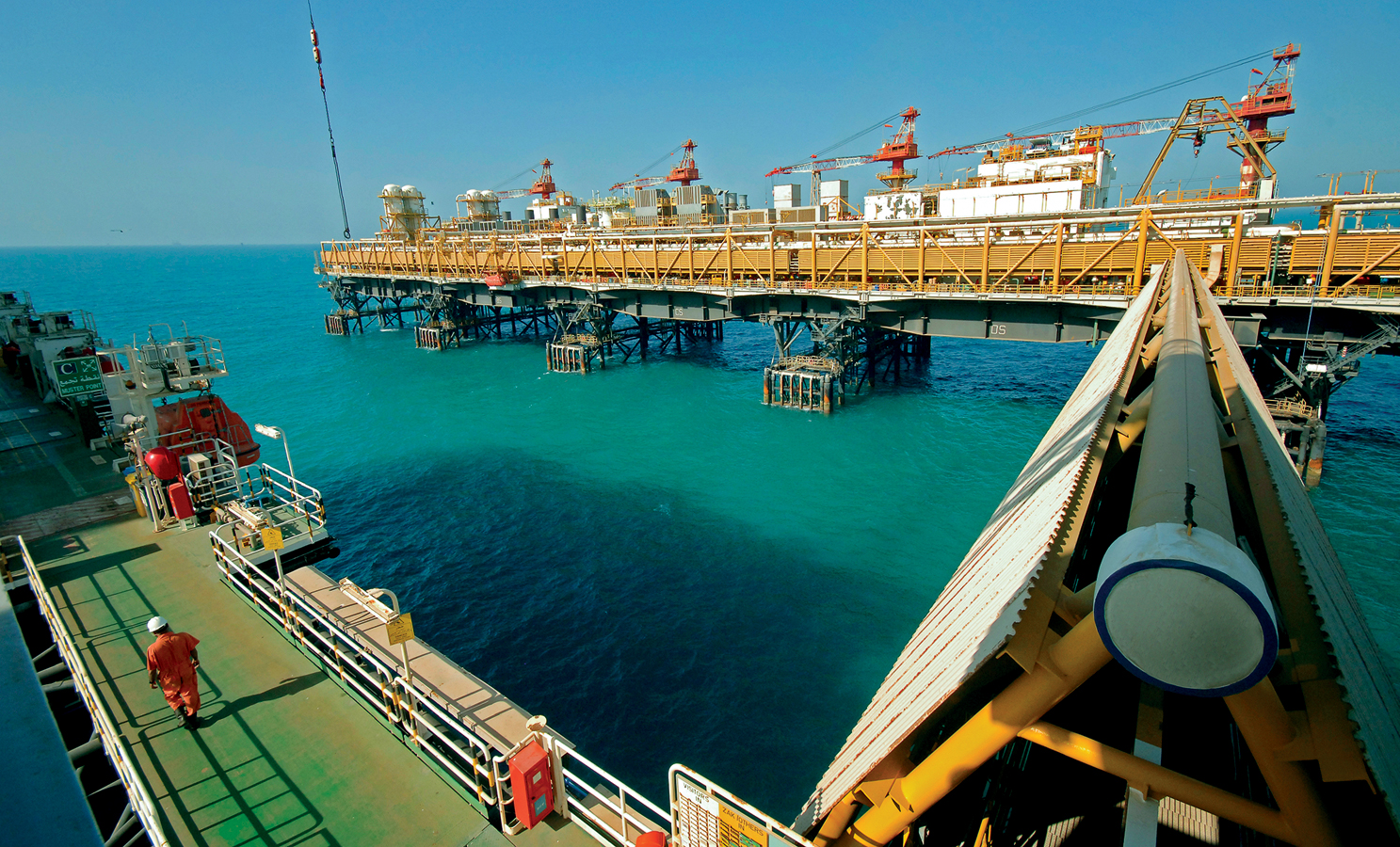 Dubaj - těžba ropy z moře