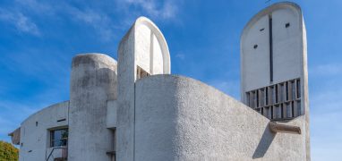 Ronchamp - kaple Notre -Dame du Haut od Le Corbusiera