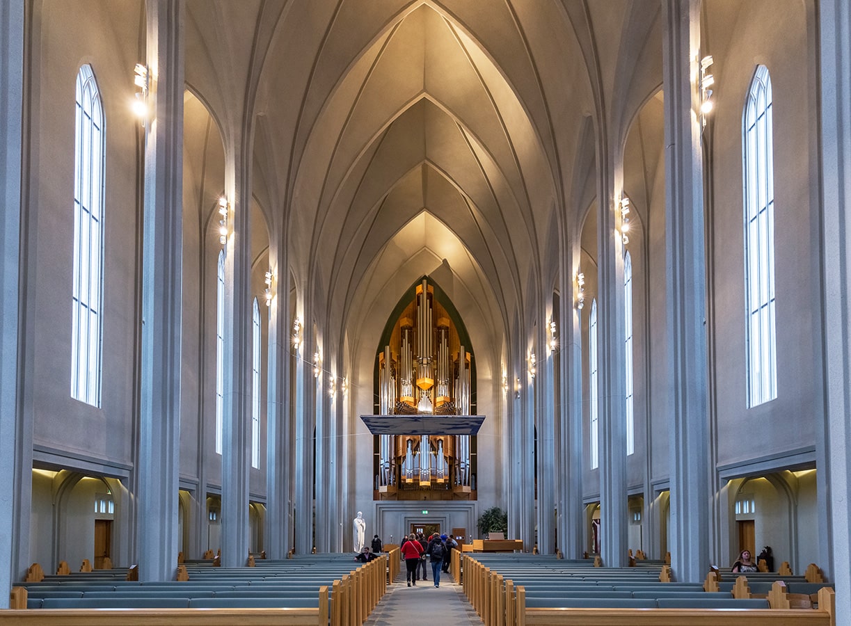 Reykjavík - interiér kostela Hallgrímskirkja