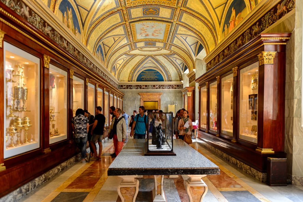 Křesťanské muzeum (Museo Cristiano) - expozice relikviářů a bohoslužebného náčiní