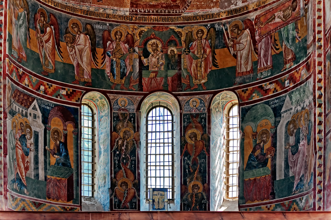 Kutaisi - Nástěnné malby v apsidě kostela Panny Marie v klášteře Gelati