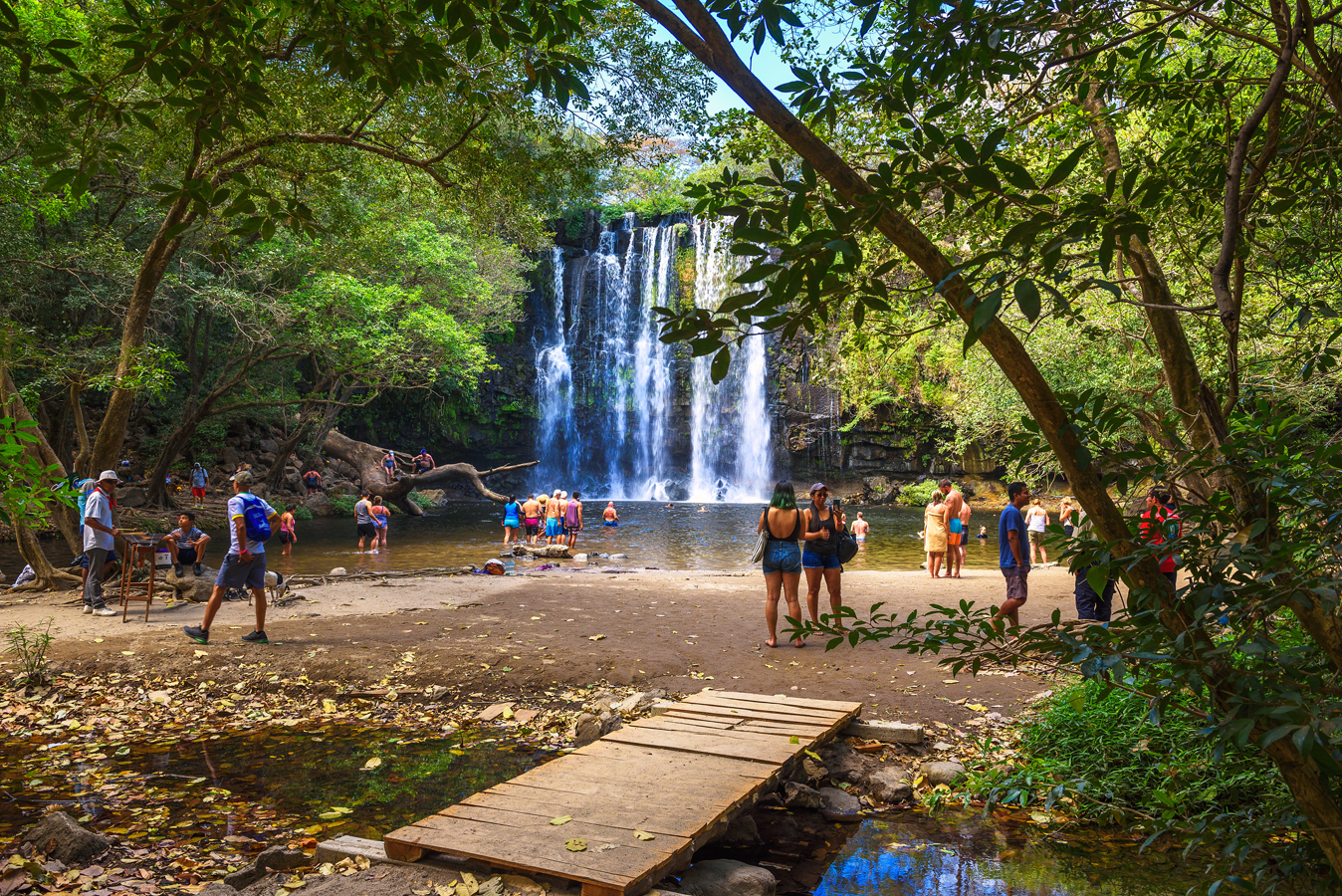 Kostarika - vodopádem Llanos del Cortés 