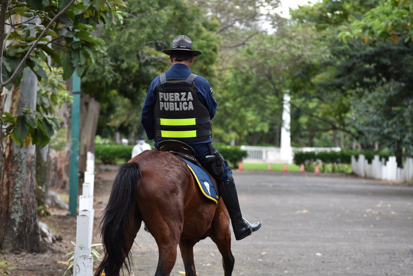 Policista na koni v kostarickém San José