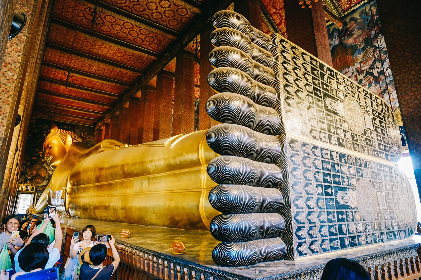 sochy Buddhů - Ležící Buddha z bangkockého chrámu Pho