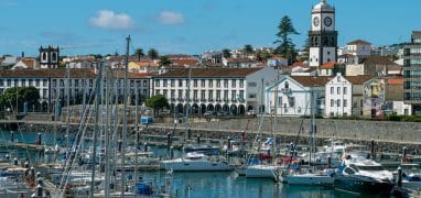 Ponta Delgada - Jachetní přístav a pobřežní promenáda