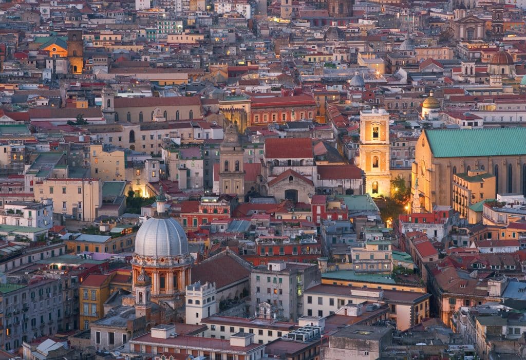 Stará část Neapole na leteckém snímku