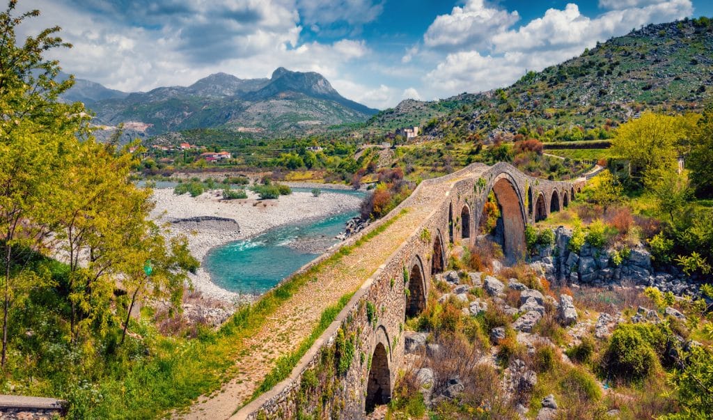Albánie - turecký most přes řeku Kir
