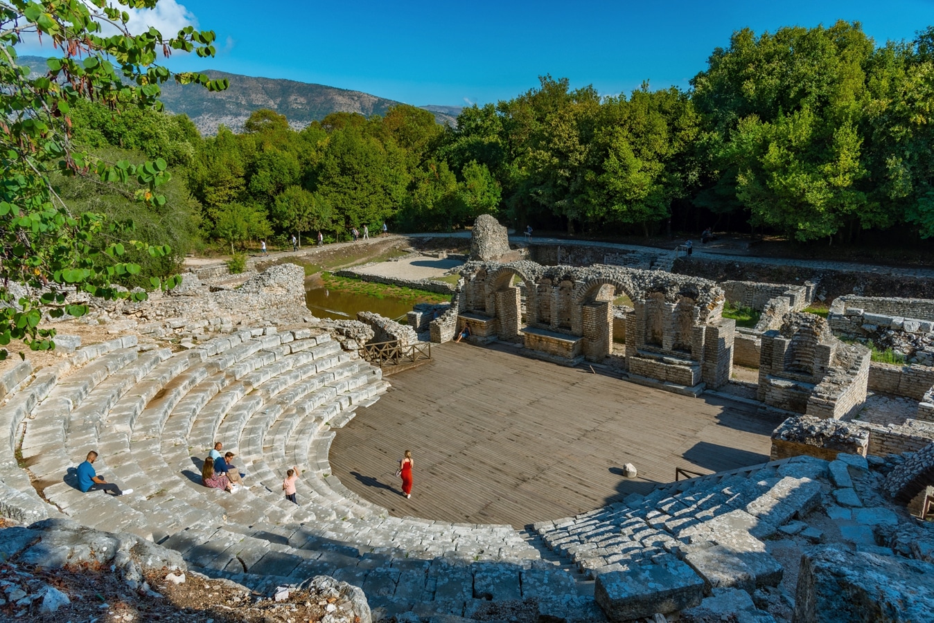 Albánie - římské divadlo v Butrintu