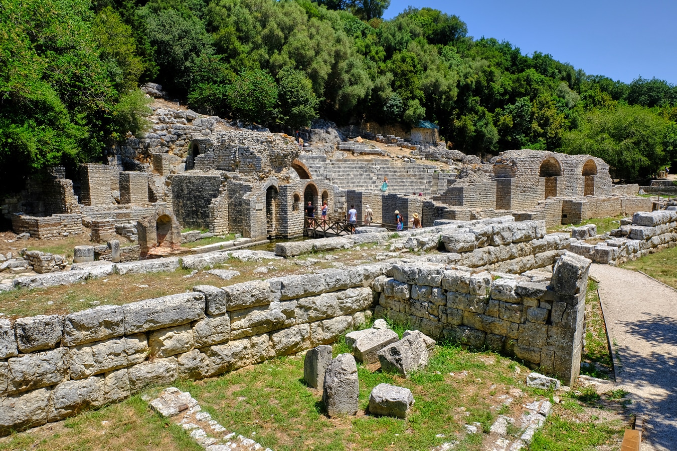 Albánská riviéra - Butrint patří k nejvýznamnějším historickým památkám v celé Albánii