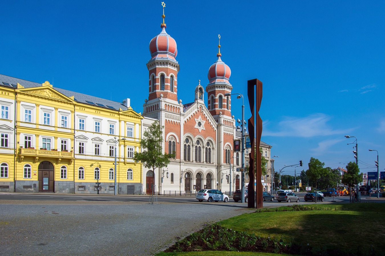 Plzeň - Velká synagoga a památník generála Pattona