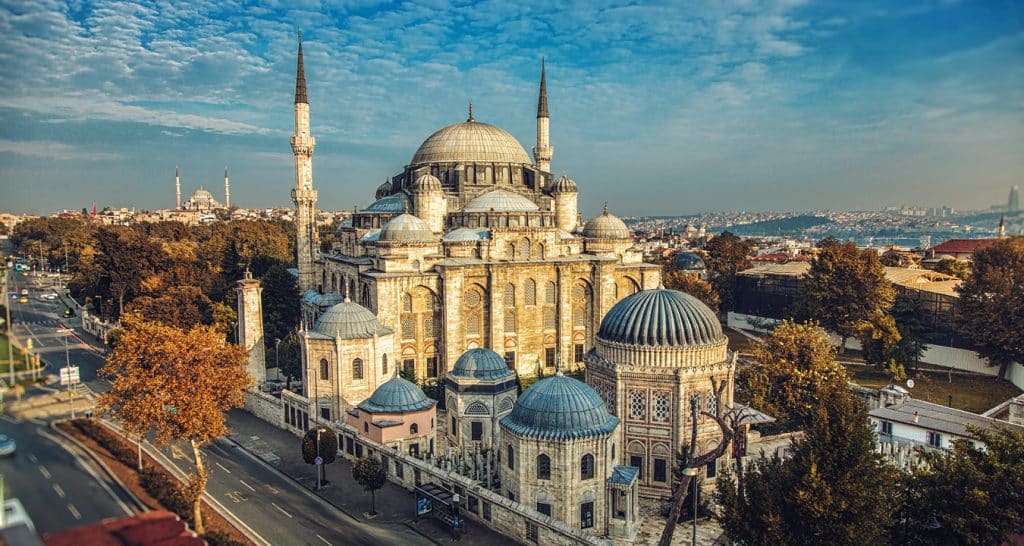 Istanbulské mešity - celkový pohled na Princovu mešitu od architekta Mimara Sinana