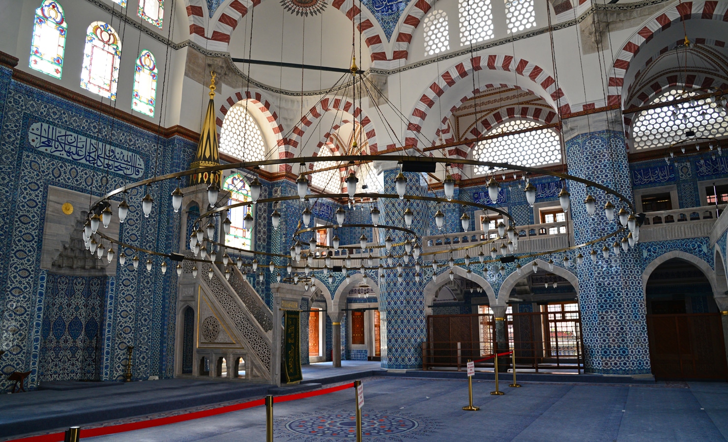 Istanbulské mešity - interiér mešity Rüstema Paši