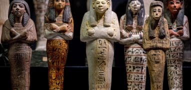 Umění starého Egypta - Vešebty - sošky v podobě stojící mumie
