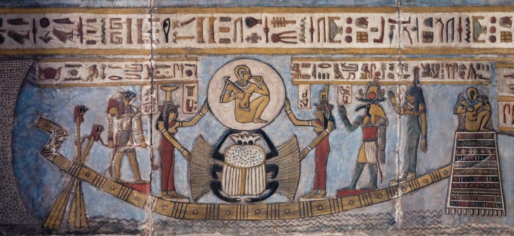 Plavba po Nilu - Ukázka zrestaurovaného astronomického stropu v Chnumově chrámu v Esně