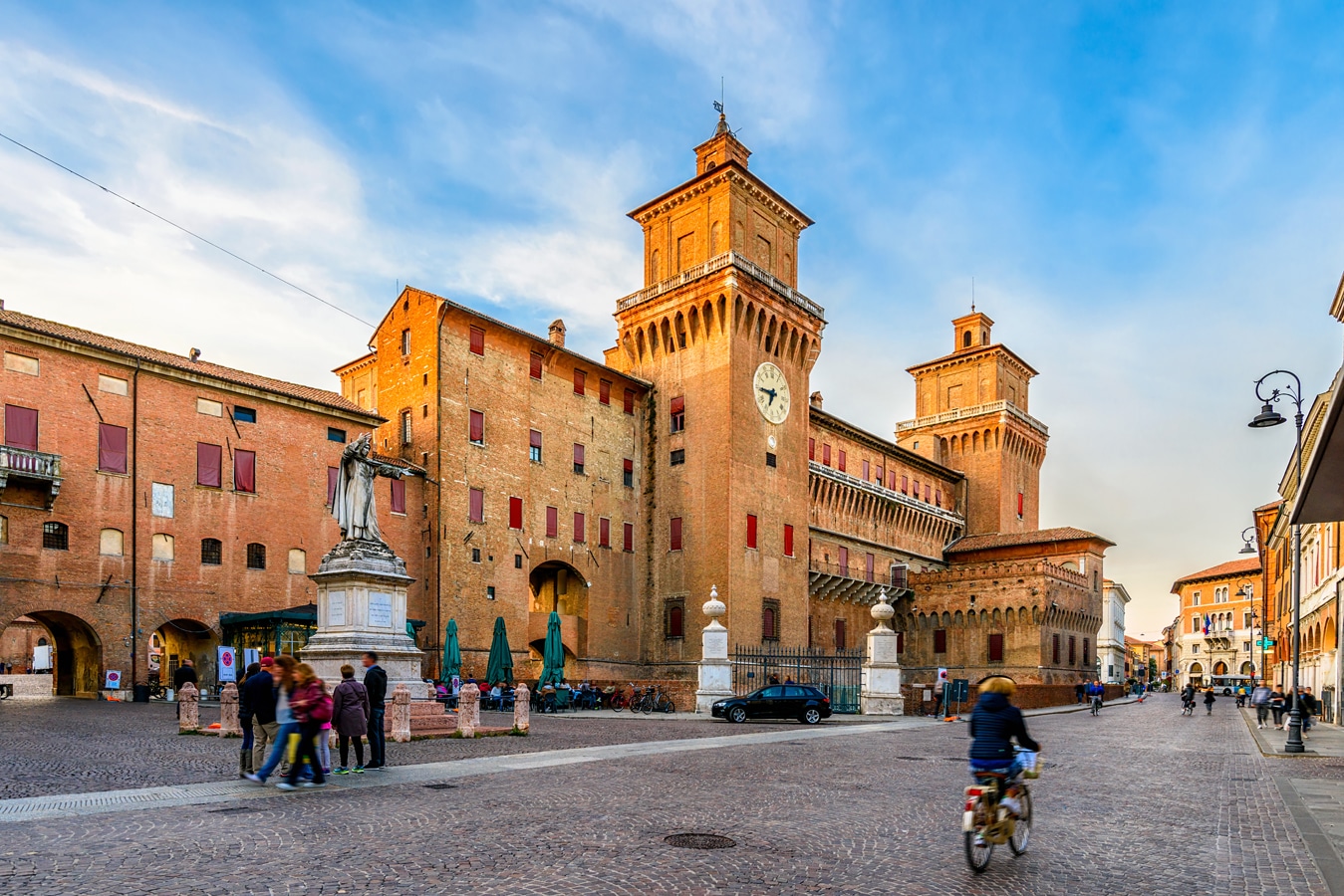 Ferrara - hrad Estenských v centru města