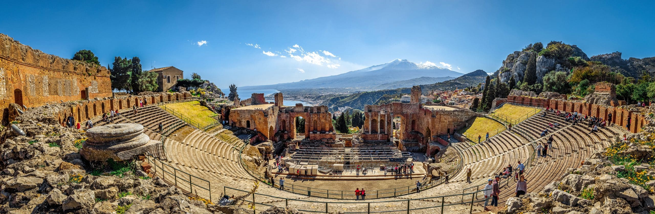 Taormina - antické divadlo s výhledem na Etnu