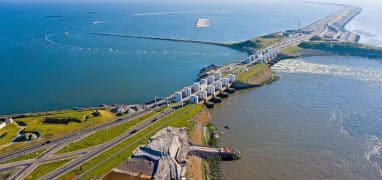 IJsselmeer - Afsluitdijk u fríského pobřeží