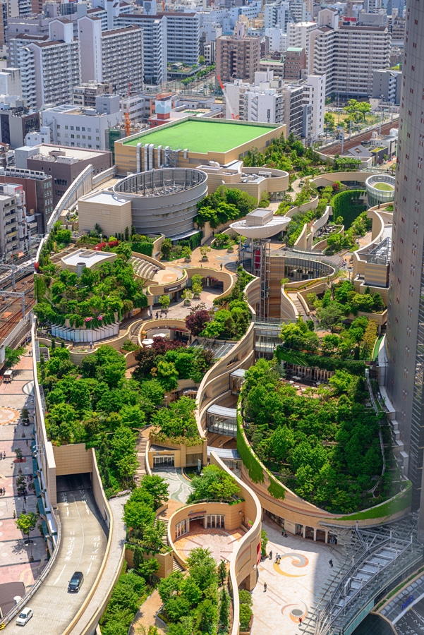 Ósaka - nákupní centrum Namba Parks s jedinečnými zahradami