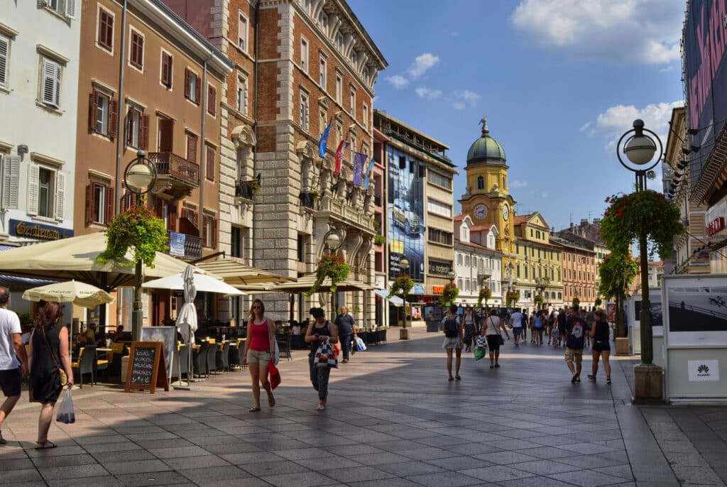 Rijeka - Pěší zóna Korzo s Hodinovou věží
